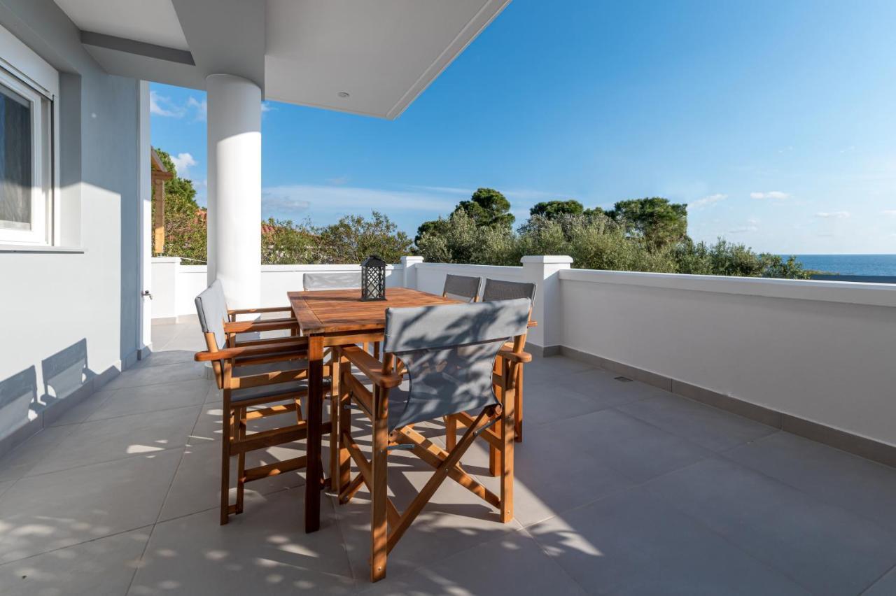 Rizes Seaside Homes Vromonerion Luaran gambar